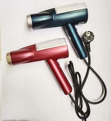 Remova as rugas sem esforço com o vaporador de roupas portátil LM-1903