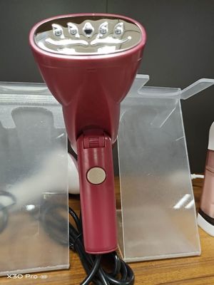 Remova as rugas sem esforço com o vaporador de roupas portátil LM-1903