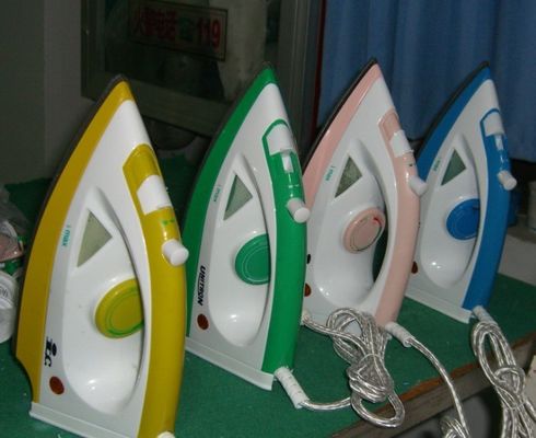 Ferro elétrico de aquecimento rápido com comprimento de cabo de 1,5 m e tempo de aquecimento de 0,5 min